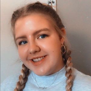 Meet your Posher, Chloe